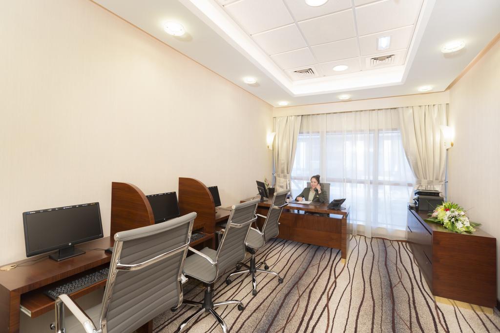 Grand Mercure Majlis Residences Abu Dhabi Exterior foto Business Center