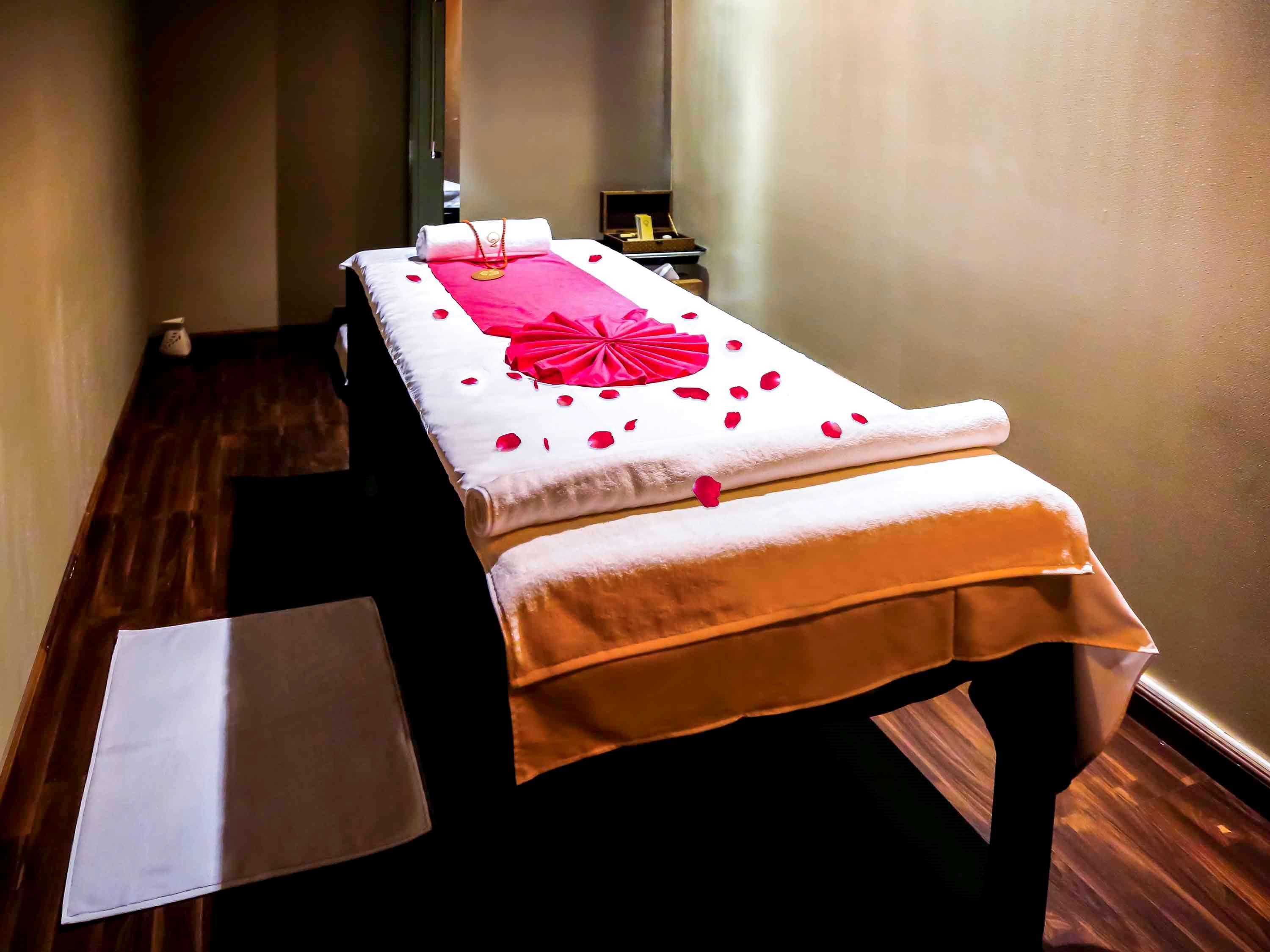 Grand Mercure Majlis Residences Abu Dhabi Exterior foto Massage table
