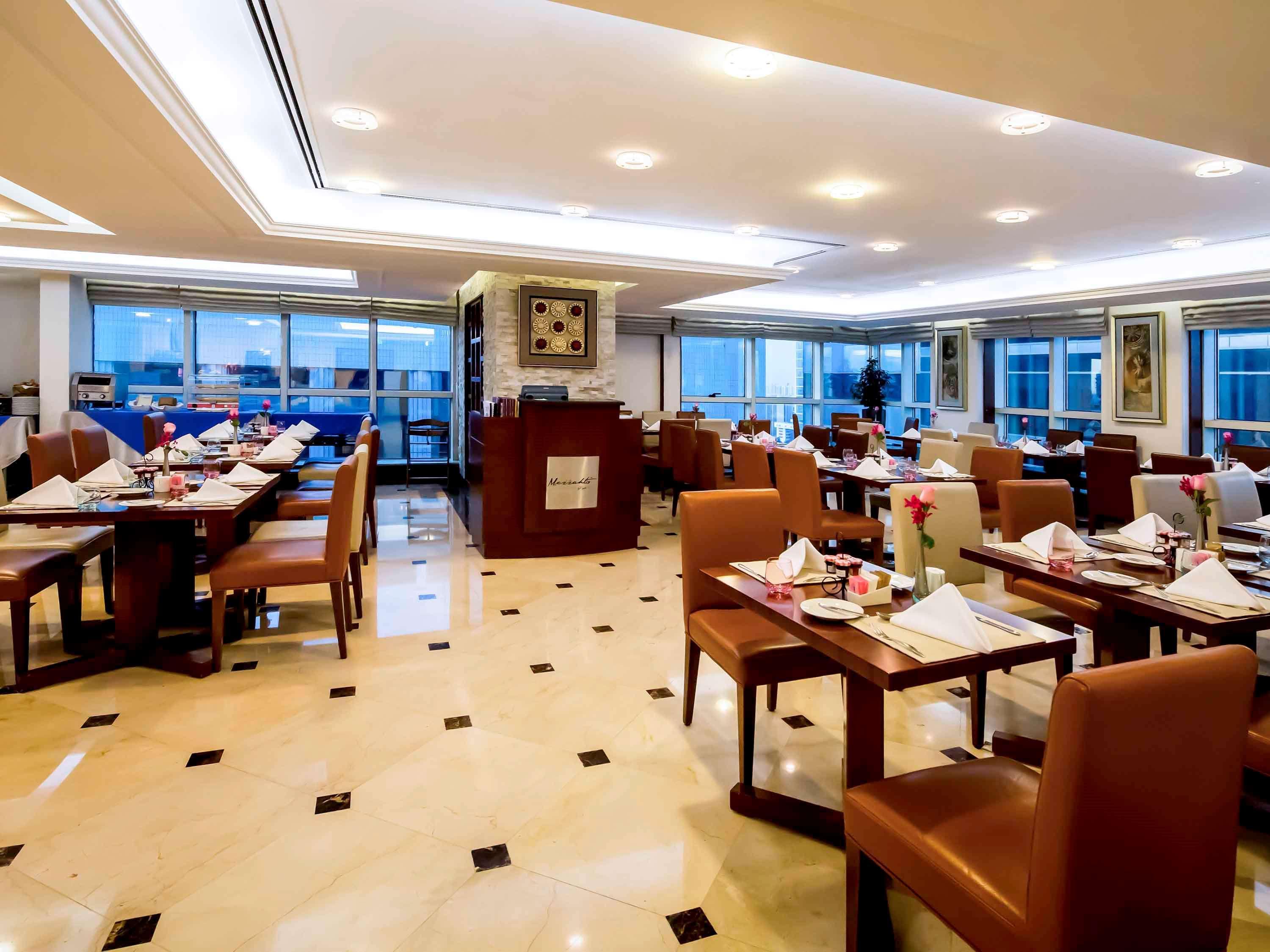 Grand Mercure Majlis Residences Abu Dhabi Exterior foto The restaurant