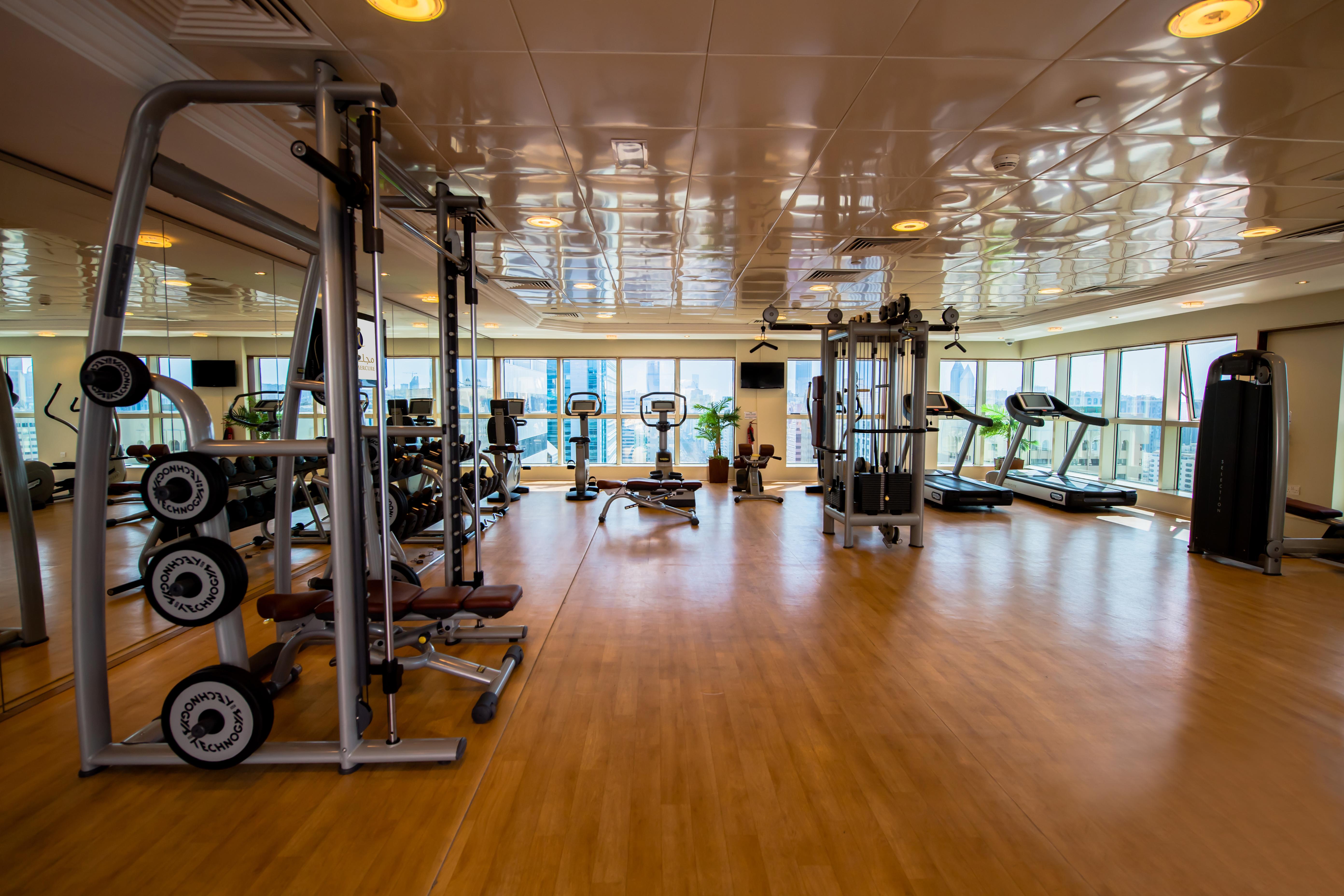 Grand Mercure Majlis Residences Abu Dhabi Exterior foto A gym in a hotel