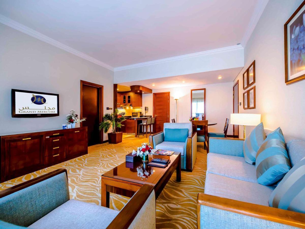 Grand Mercure Majlis Residences Abu Dhabi Exterior foto Suite